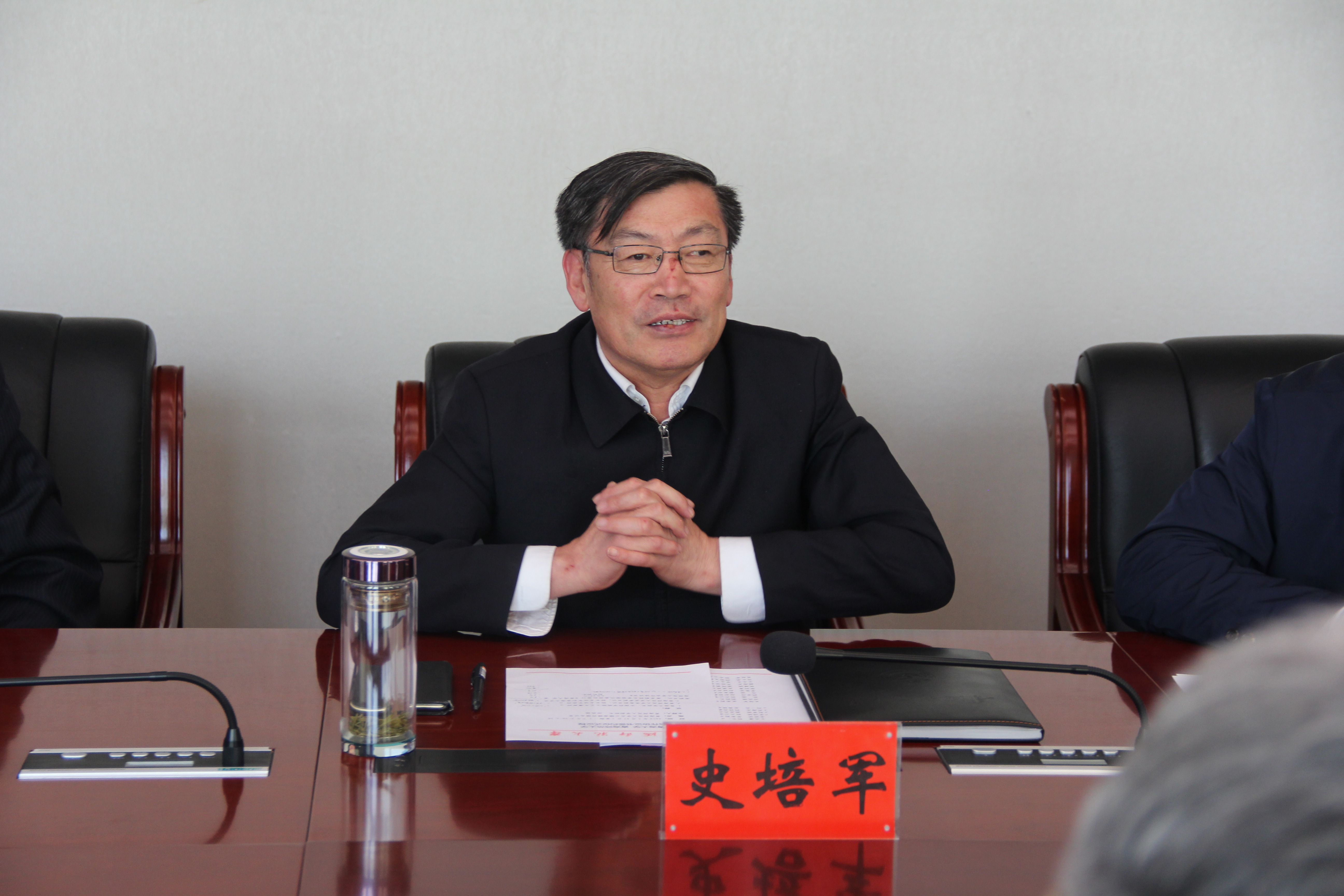 最后,李丽荣常务副校长与史培军校长共同签署了校际合作协议.