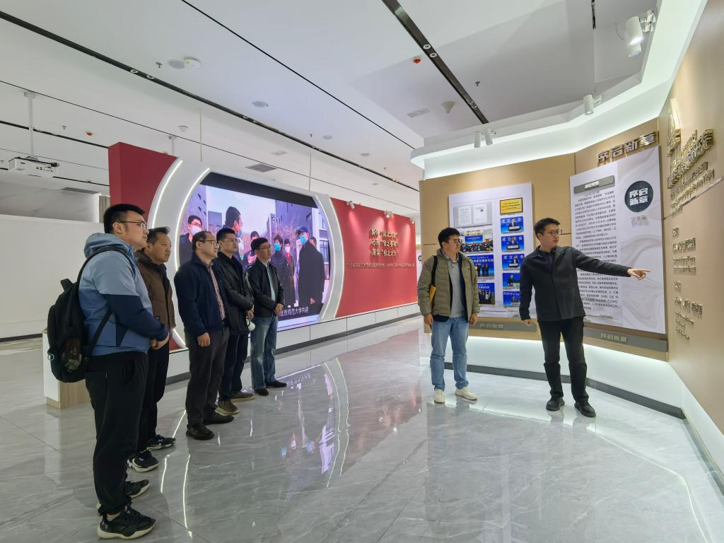 图3 马明教授参访高科院.jpg