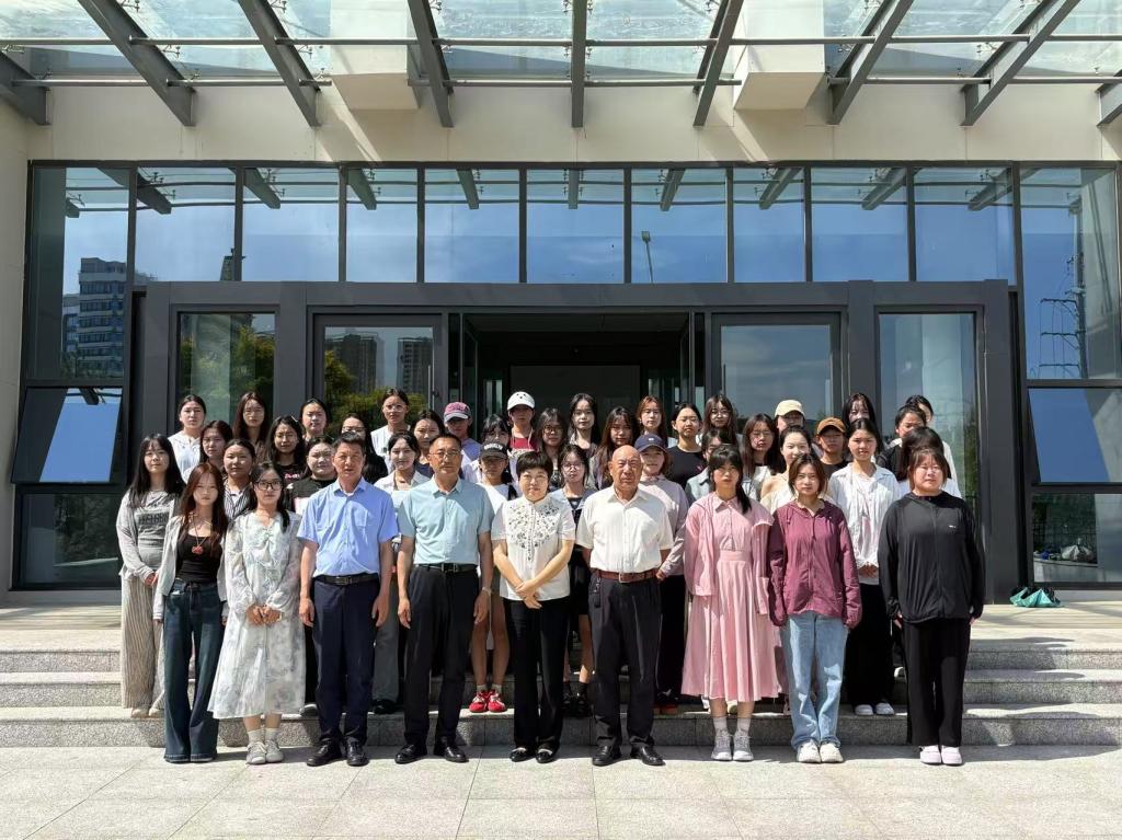 发放仪式照片4.jpg