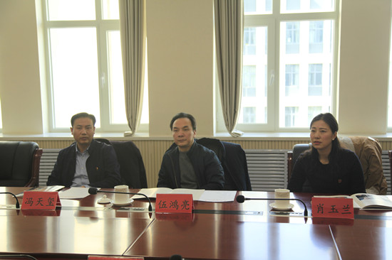 省委组织部副部长伍鸿亮一行莅临我校调研原创话剧永怀之歌创作排演