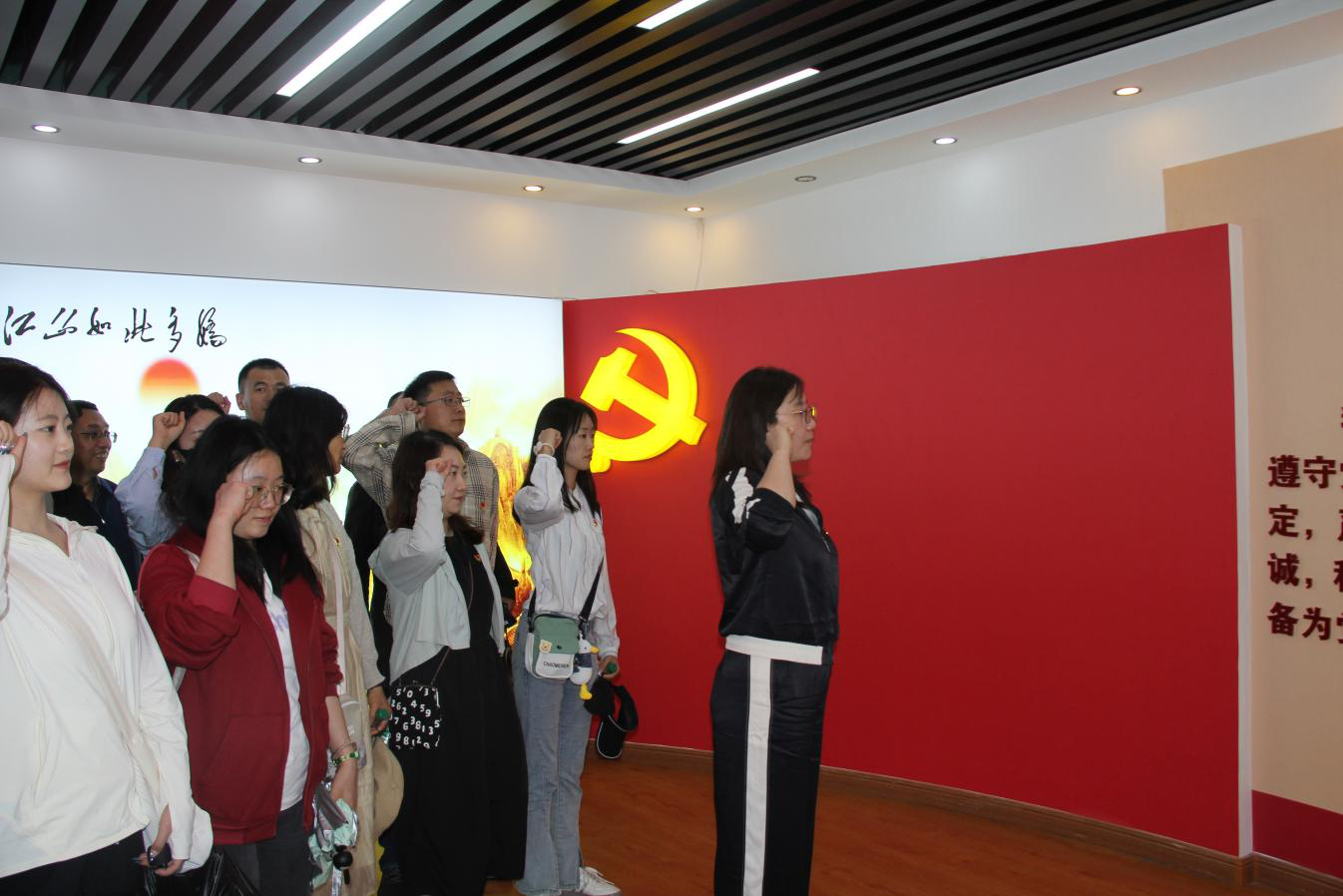 图片2.png 图片2.png