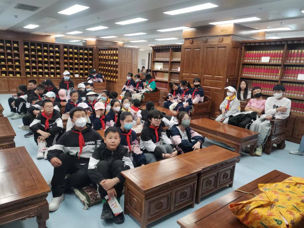 五四小学参观活动4.jpg